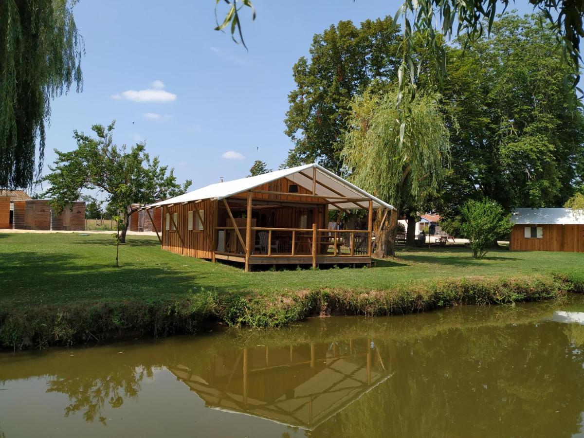 Fongrave Domaine Ramonjavel, Glamping & Alpaca'S B&B 외부 사진