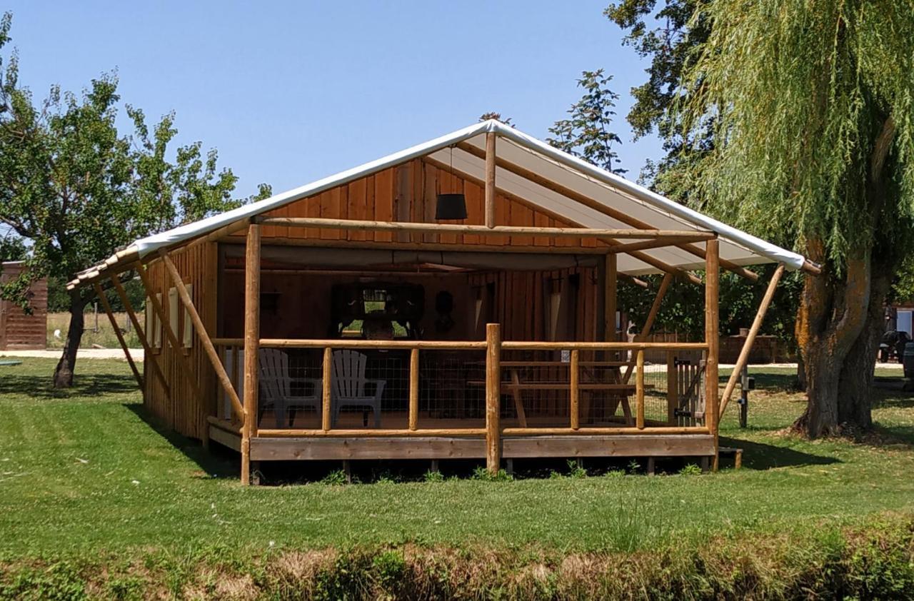 Fongrave Domaine Ramonjavel, Glamping & Alpaca'S B&B 외부 사진